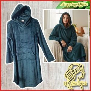 32 degree heat NEW - Sz S/M - loungewear plush teal colored long hoodie dress